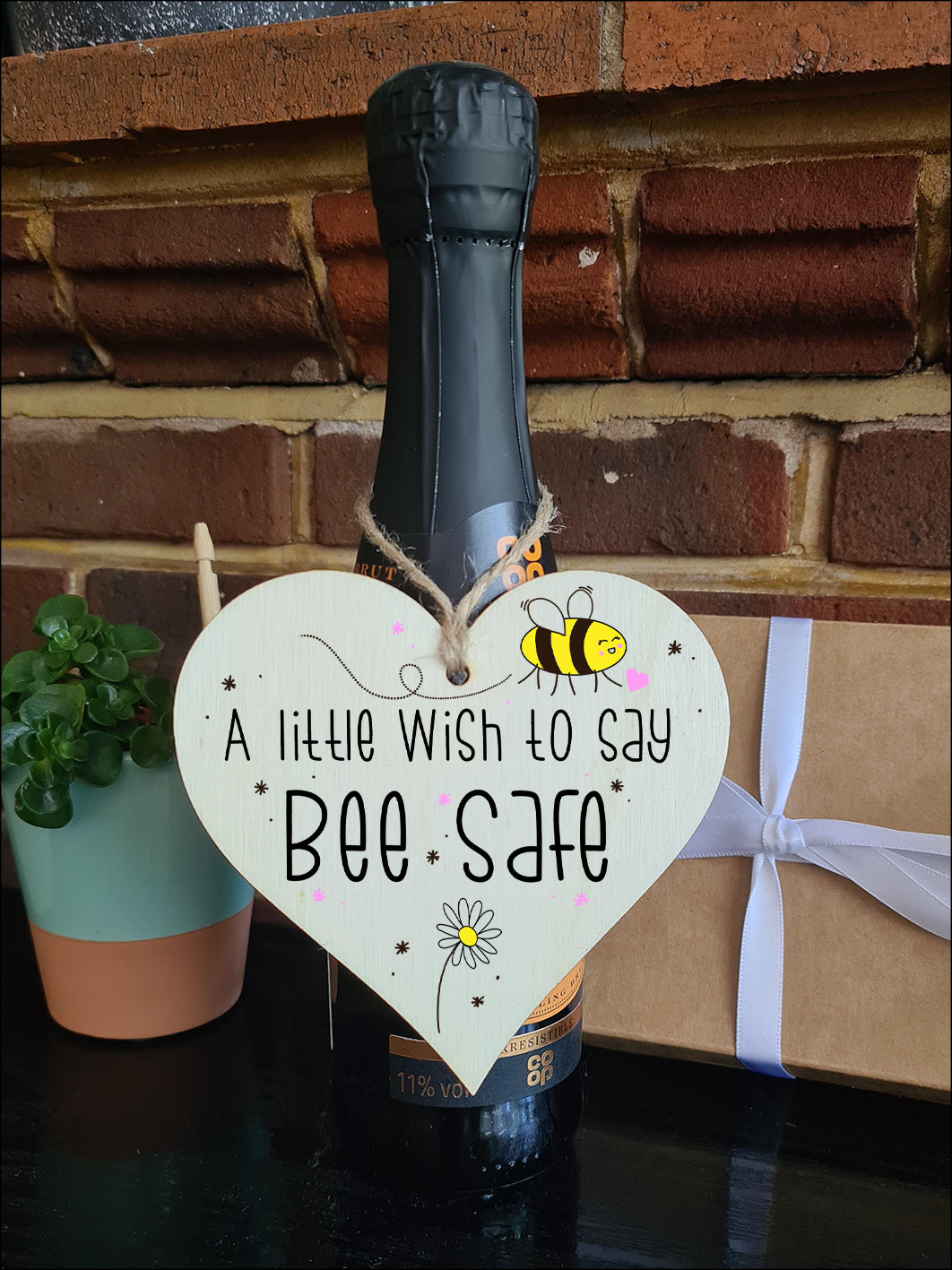 Handmade Wooden Hanging Heart Plaque Gift a little wish to say Bee Safe novelty window wall hanger gift friends family stay safe word play bumble bee saying