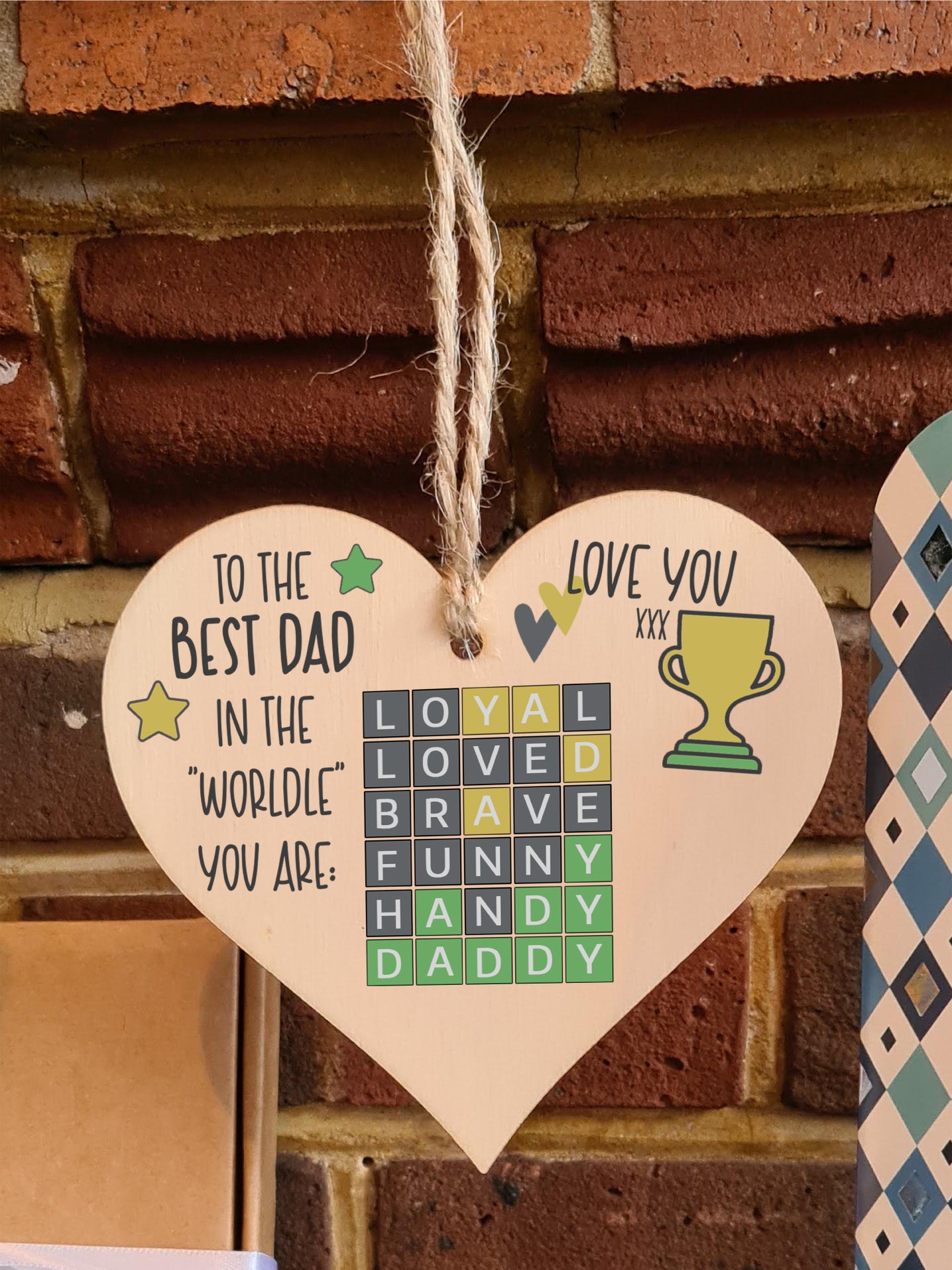 Best Dad in the World Wordle Funny Novelty Hanging Heart Wooden Decoration Gift Father's Day Card Alternative