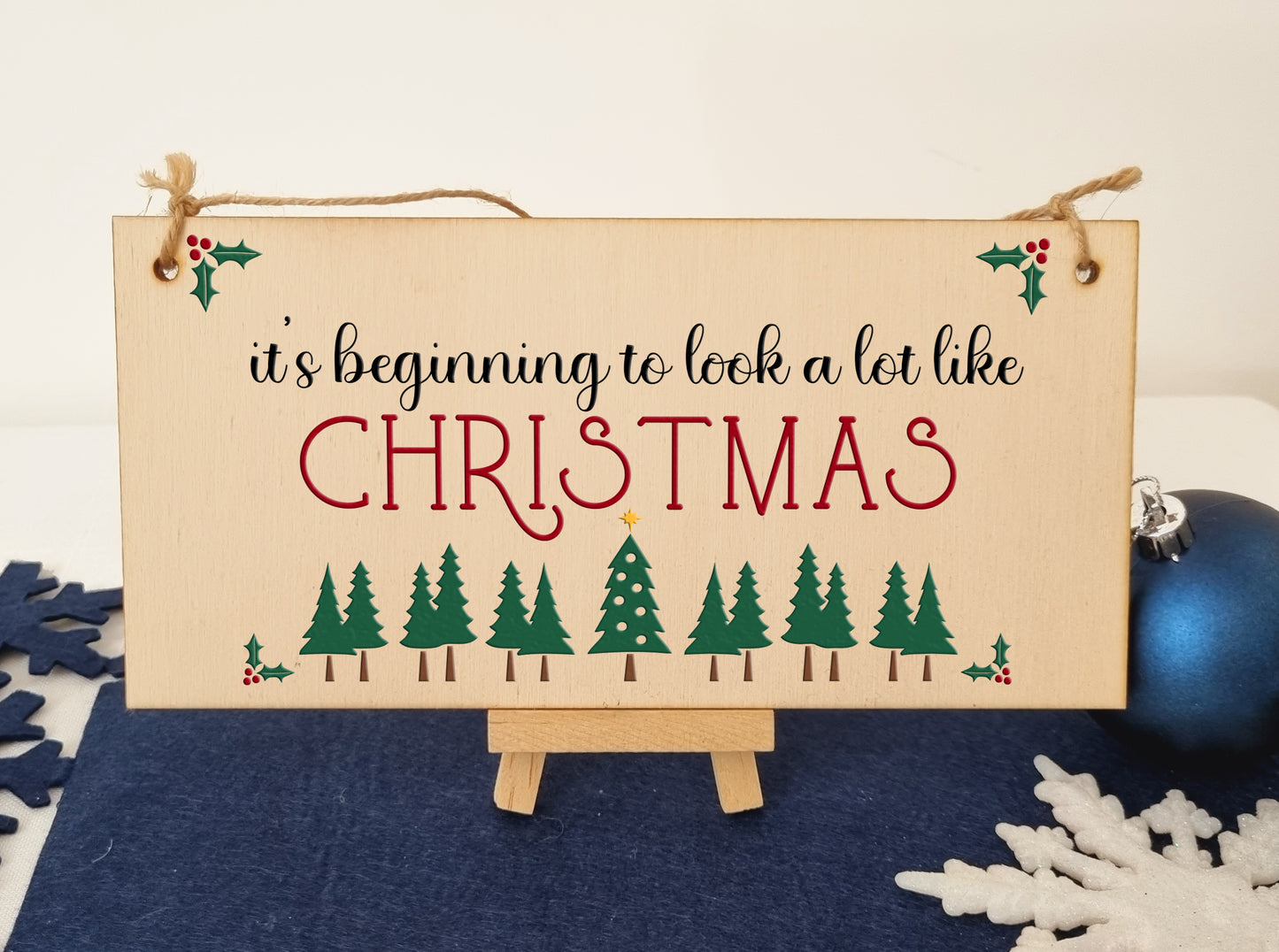 It's Beginning to Look a Lot Like Christmas Sign Decoration Home Handmade Wooden Hanging Wall Plaque Gift