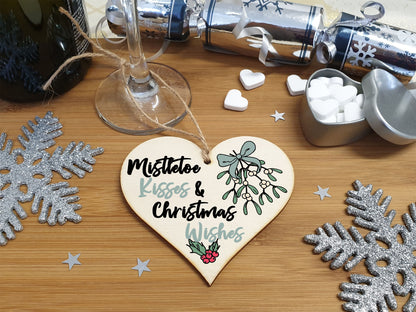 Handmade Christmas Hanging Wooden Heart Plaque Decoration Gift or Tag Mistletoe Kisses perfect for your Boyfriend or Girlfriend Romantic festive bauble