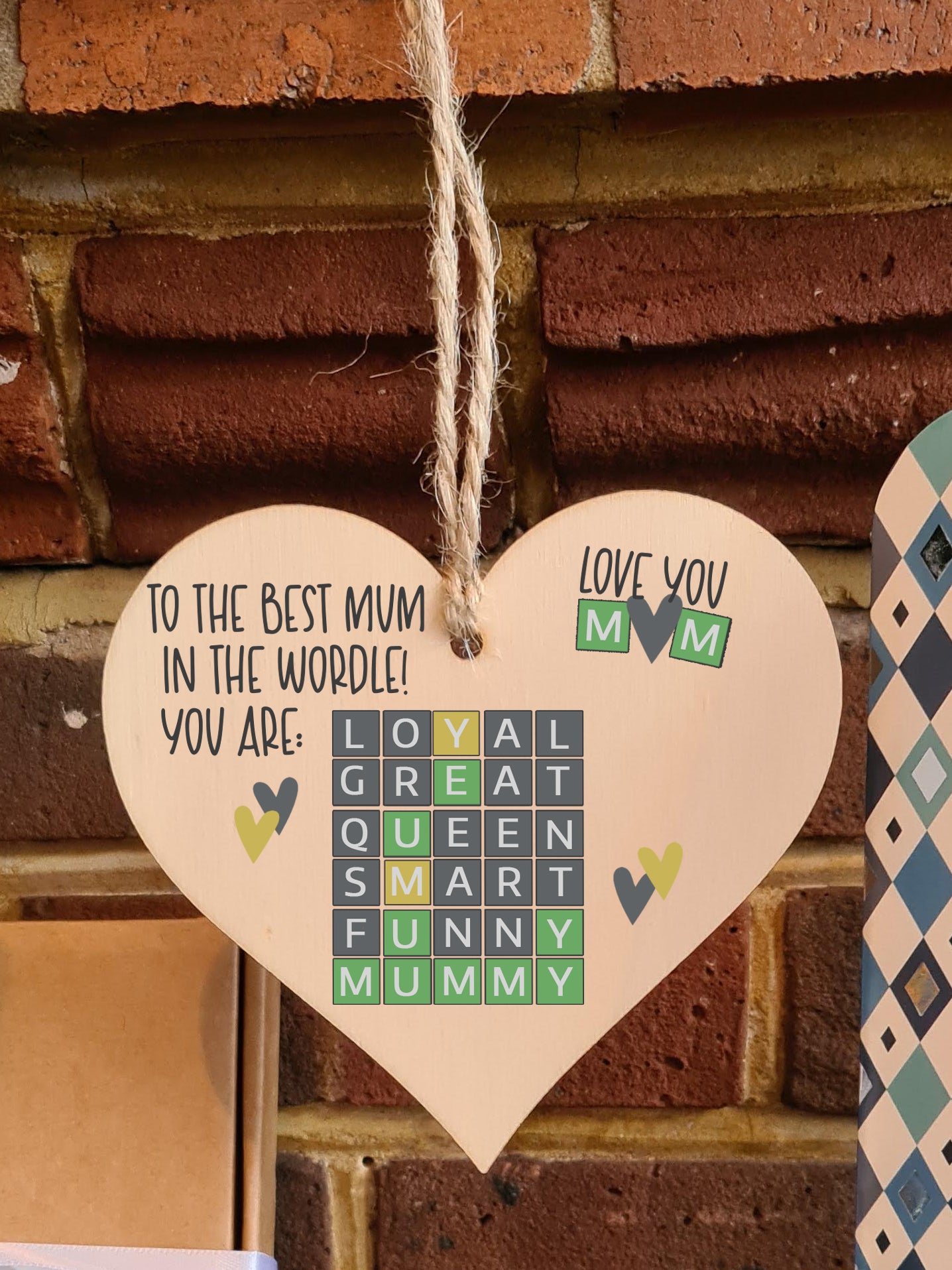 Handmade Wooden Hanging Heart Plaque Gift The Best Mum in the World Wordle Funny Mummy Play on Words