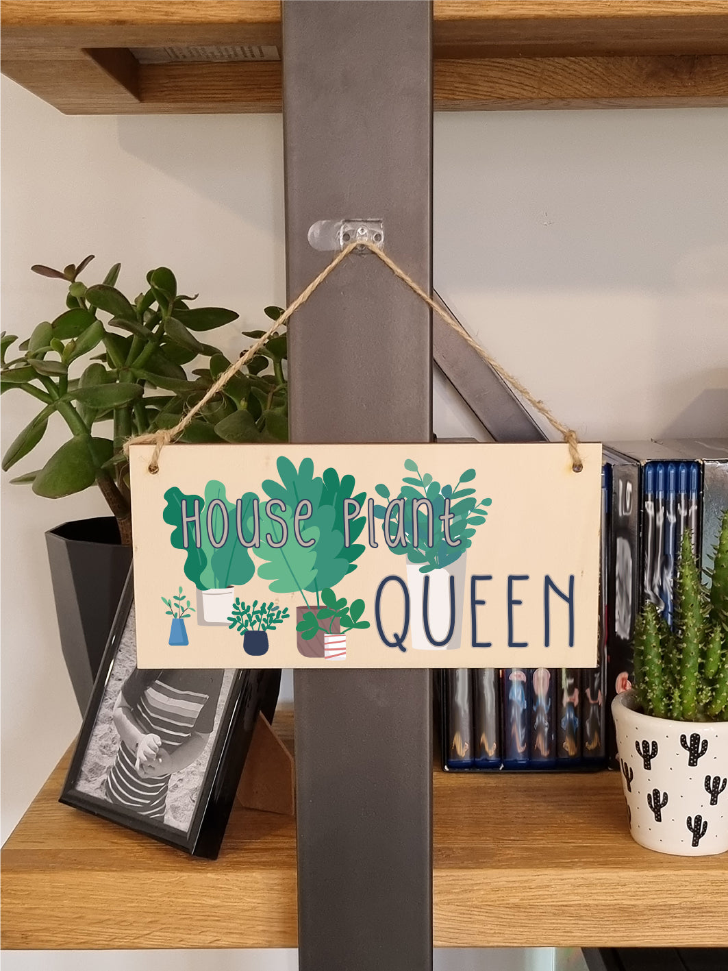 Handmade Wooden Hanging Wall Plaque House Plant Queen Funny House Plant Decorative Sign Friendship Mum Sister Gift