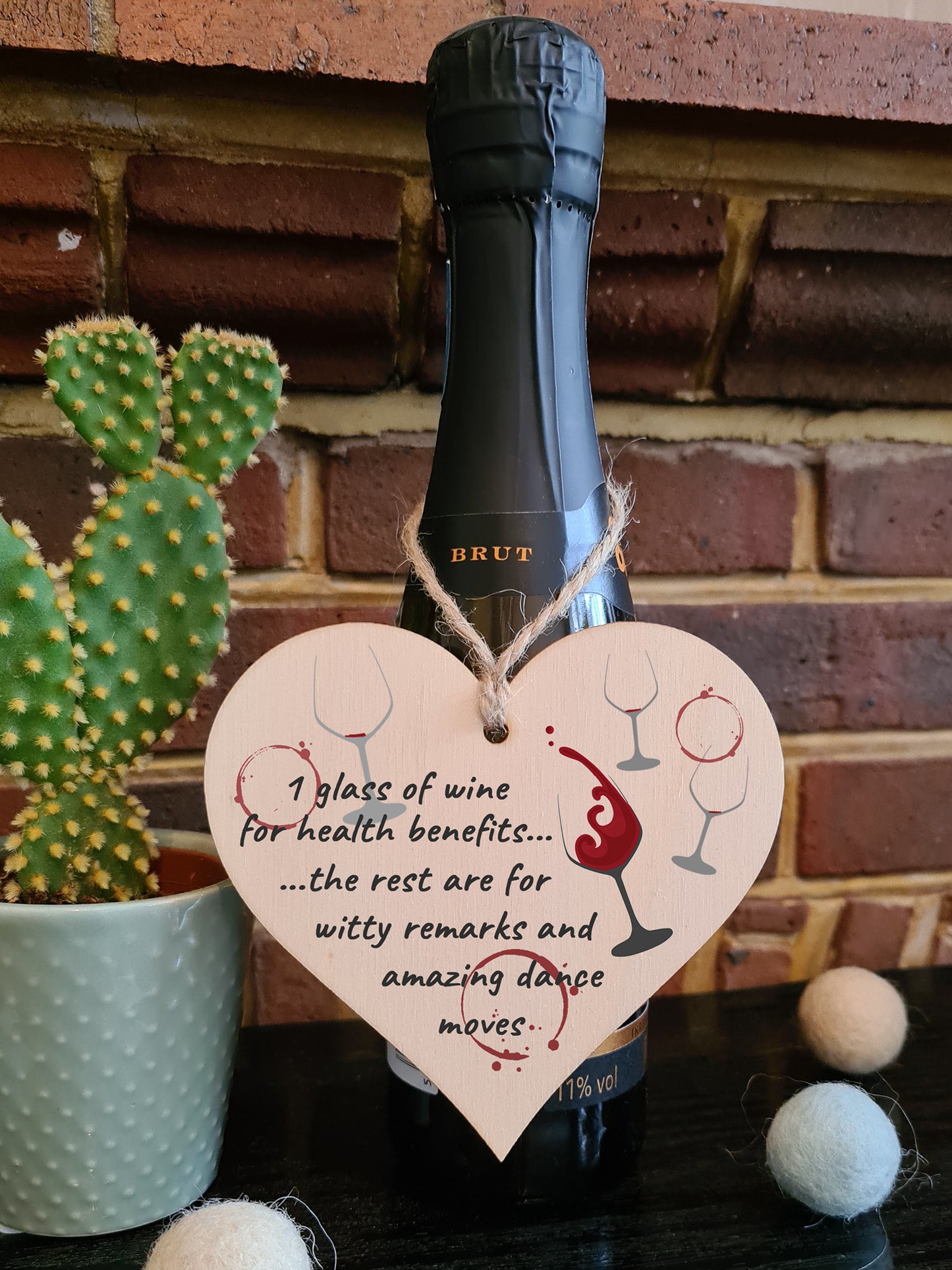 Handmade Wooden Hanging Heart Plaque Gift Wine Glass Dance Moves Funny Novelty Card Alternative Wall Hanger Bottle Decoration