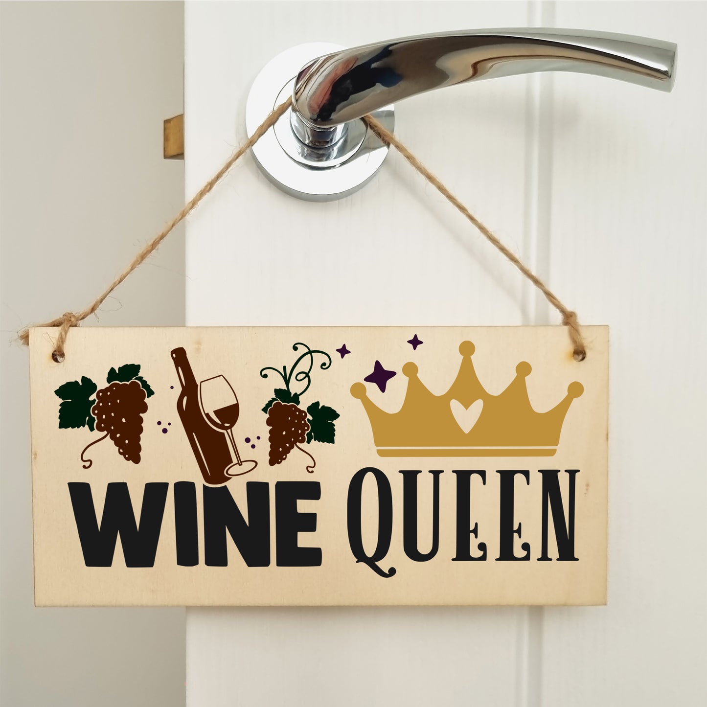 Wine Queen Funny Novelty Handmade Wooden Hanging Wall Plaque Great Friendship Gift Home Bar Sign Decoration